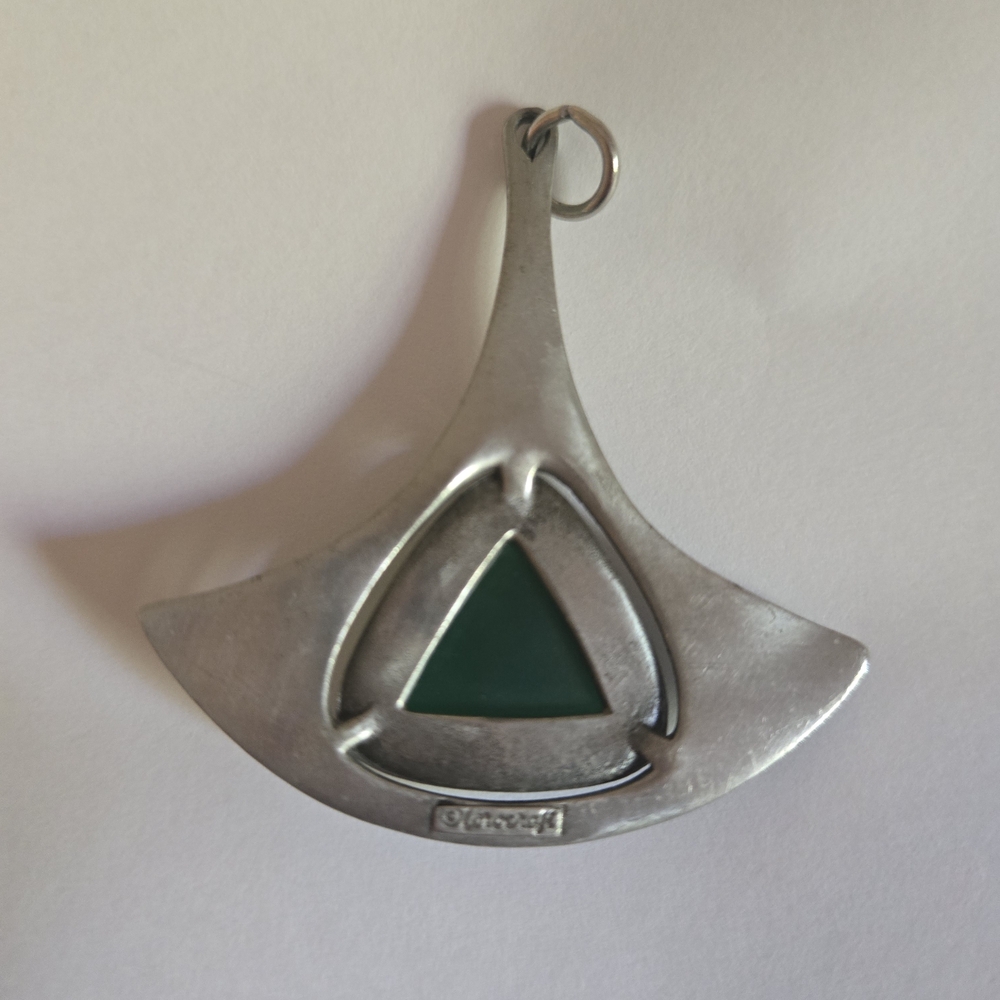 Silver Pendant with Green Stone - Picture 6 of 7
